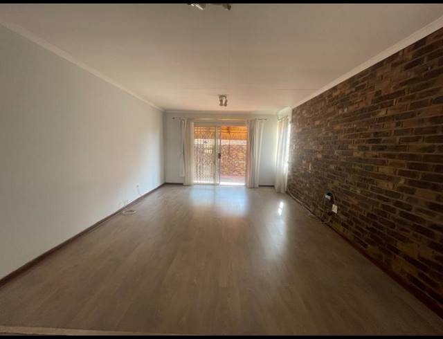 2 BEDROOM PROPERTY TO RENT IN NOORDHEUWEL